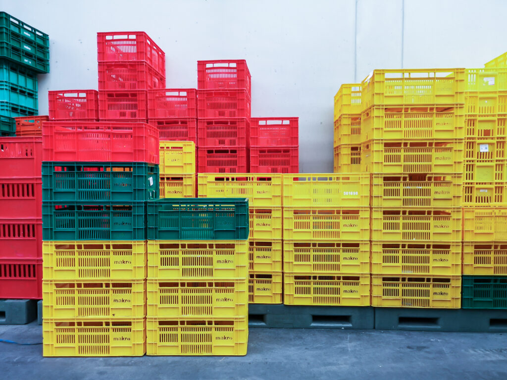 産業用パレットの主流は「木製から樹脂」へ？その背景とは